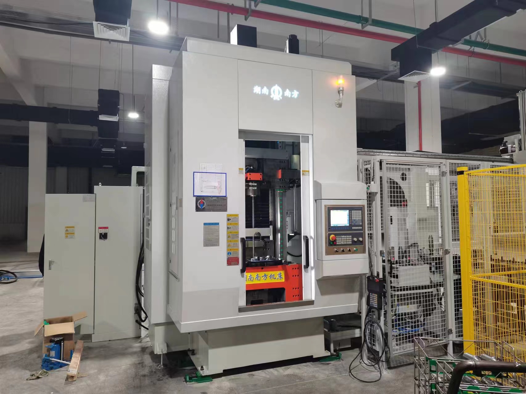 自動(dong)化LJ5710伺(si)服上(shang)拉式(shi)内拉(la)床