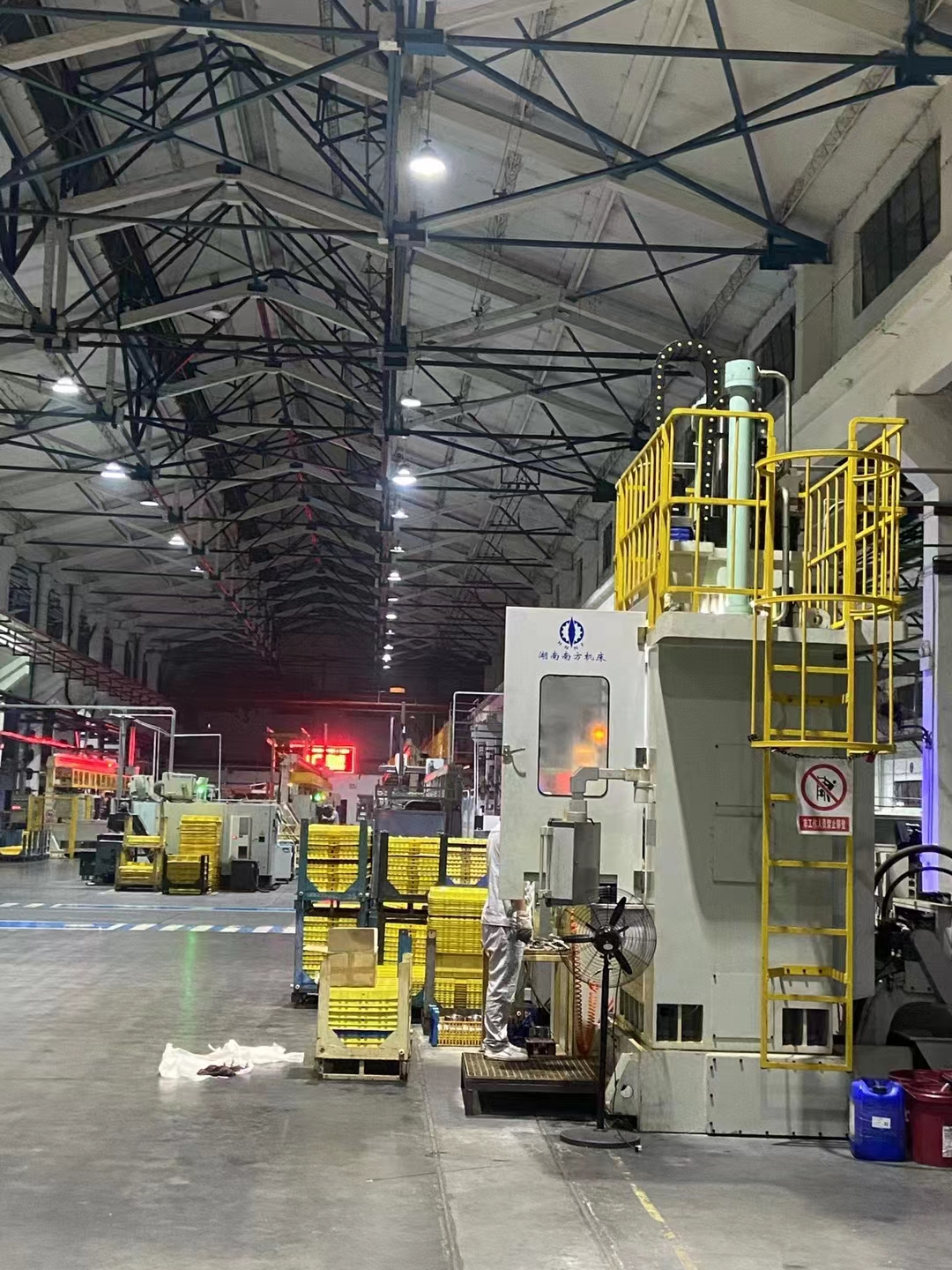 LG55720雙導(dao)柱上(shang)拉式(shi)立式(shi)内拉(la)床