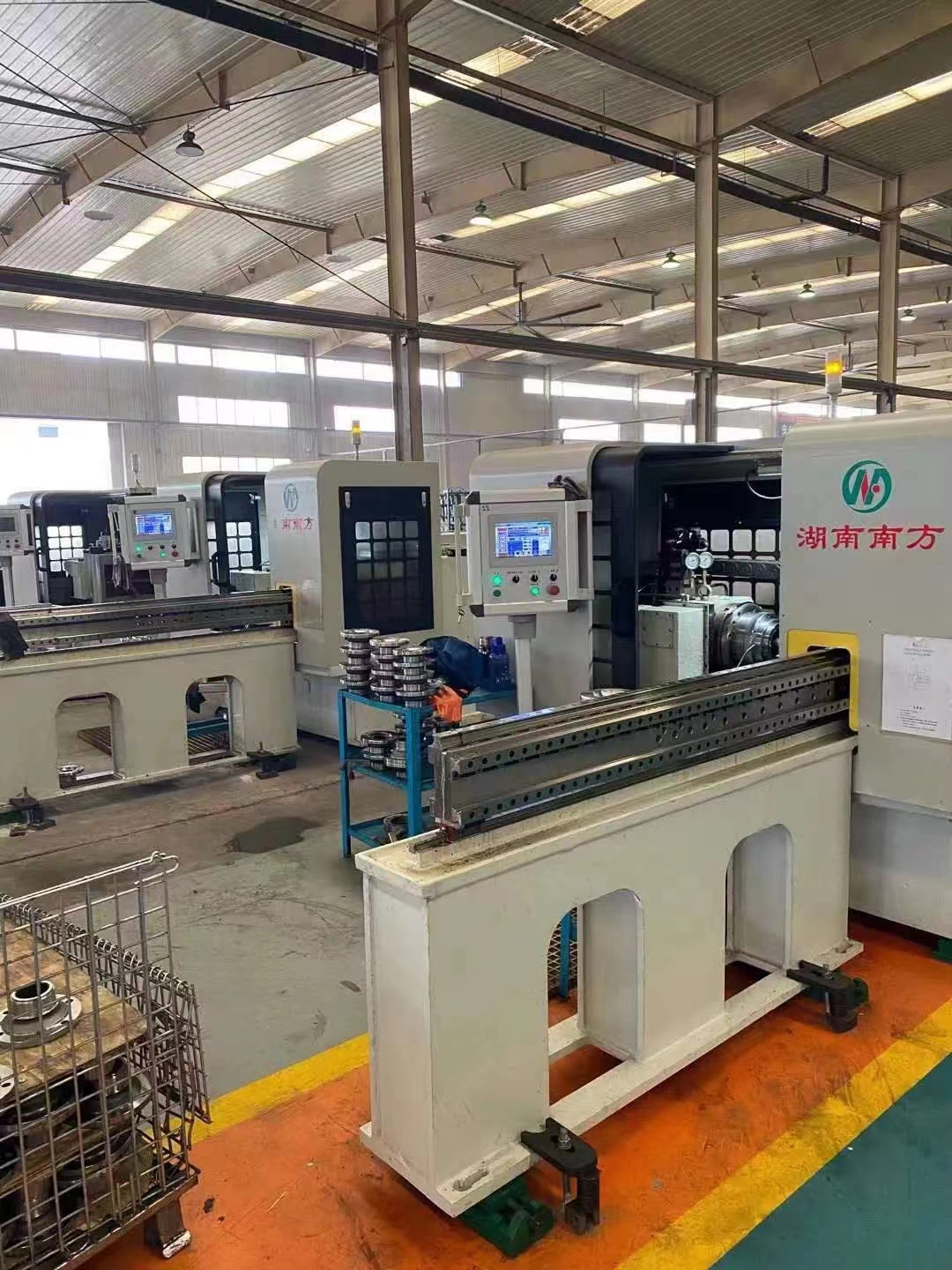 NF60圖(tu)緣叉(cha)端面(mian)齒專(zhuan)用卧(wo)式拉(la)床